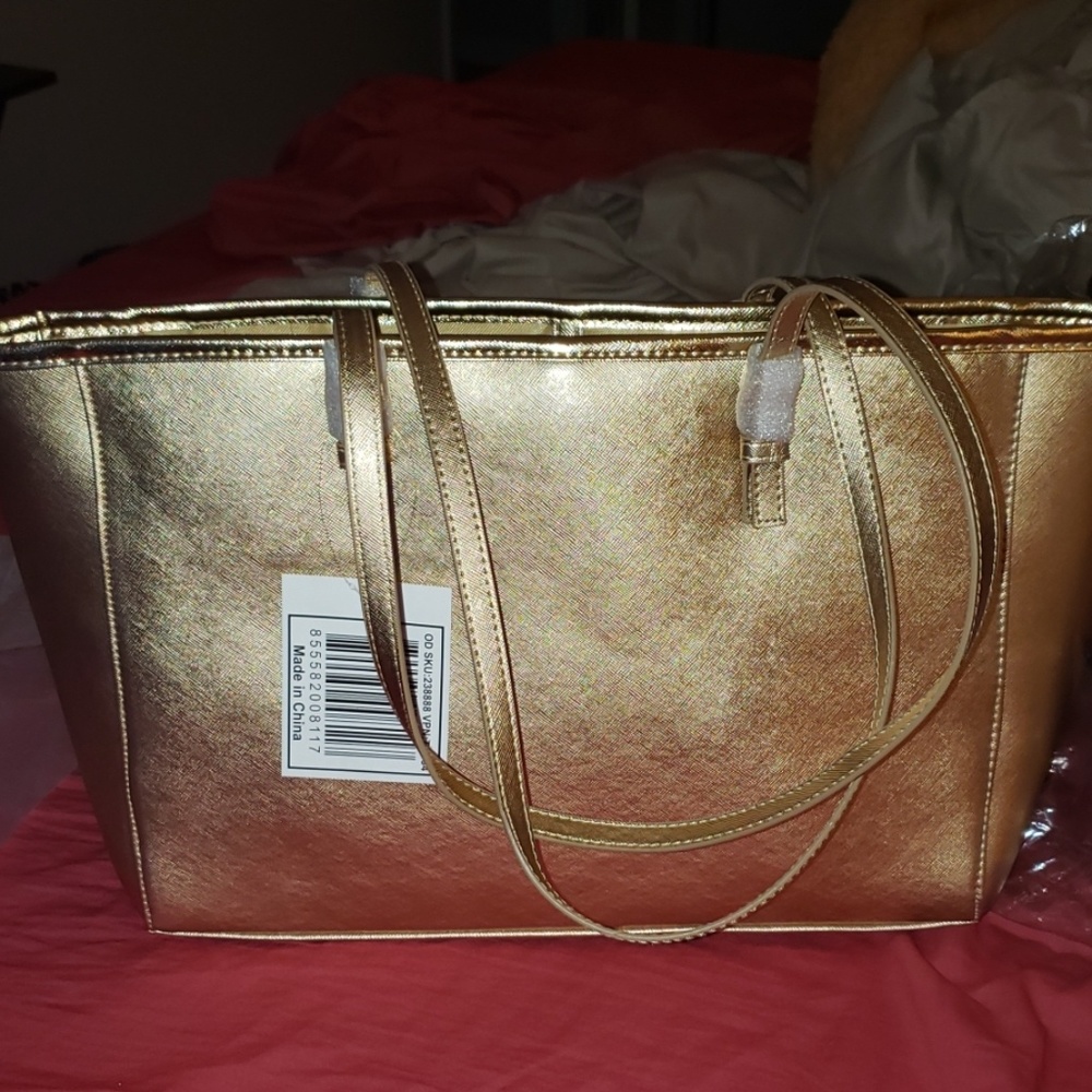 Gold tote